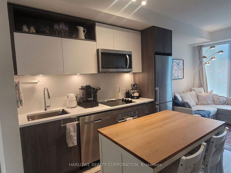 home for lease on 955 SW-121 Lower Sherbourne Street