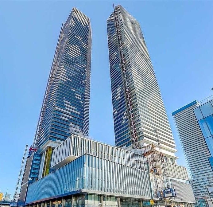 home for lease on 5506-138 Downes Street