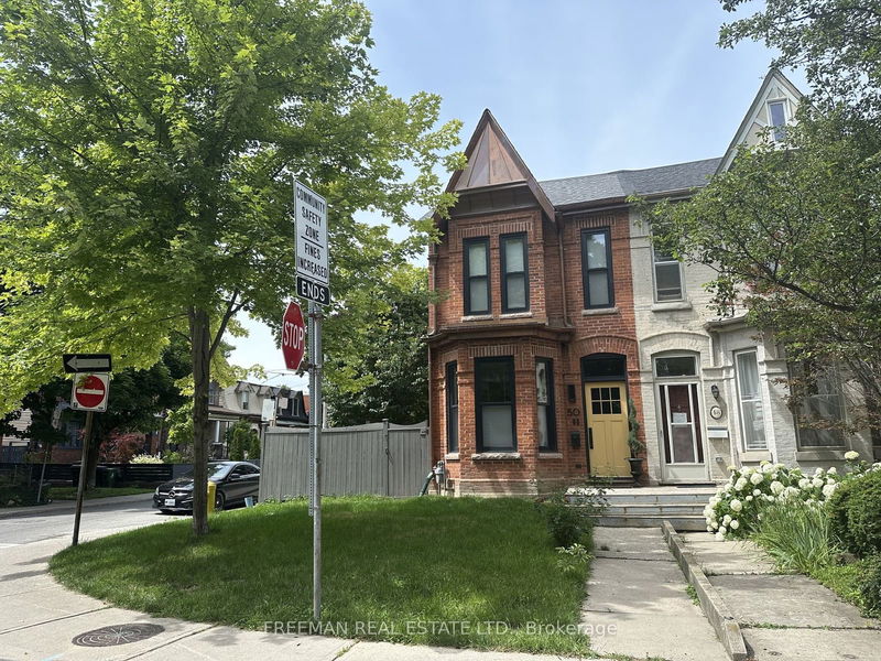 home for lease on Apt 2-50 Russell Street