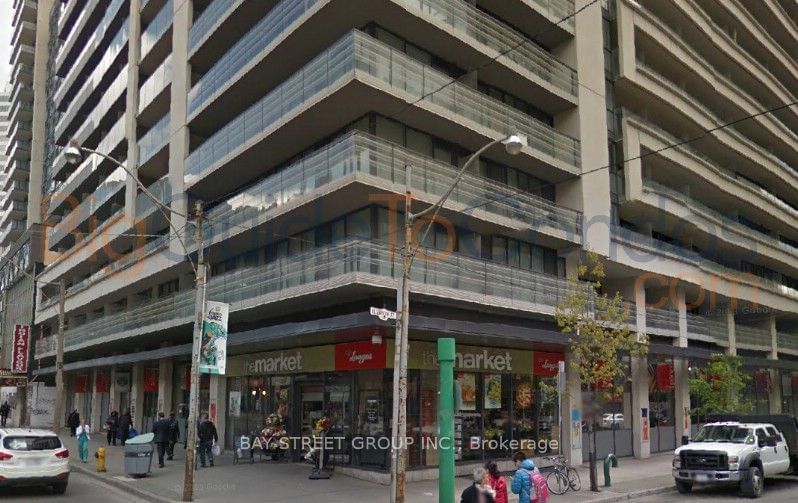 home for lease on 1832-111 Elizabeth Street E