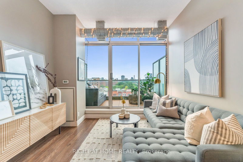 home for sale on 721-388 Richmond Street W