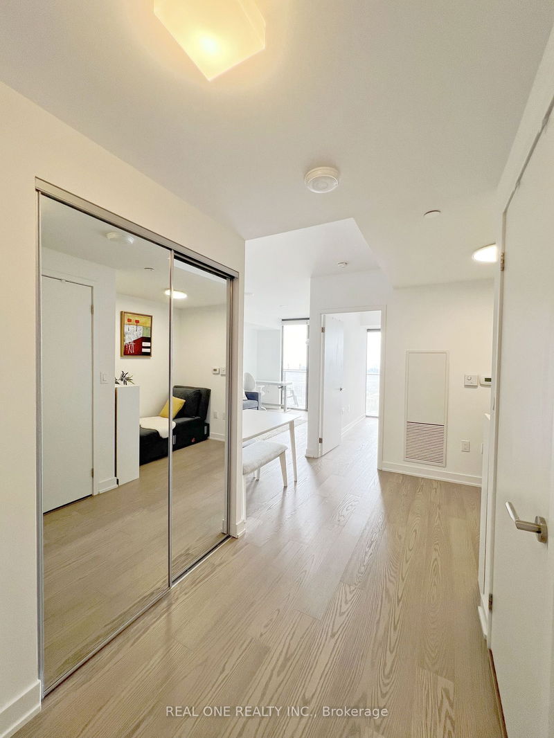  3607 - 11 Wellesley St W Toronto, M4Y 0G4 | Image 5