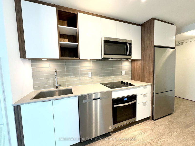 home for lease on 733-543 Richmond Street W