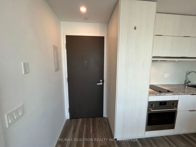home for lease on 3113-197 Yonge Street