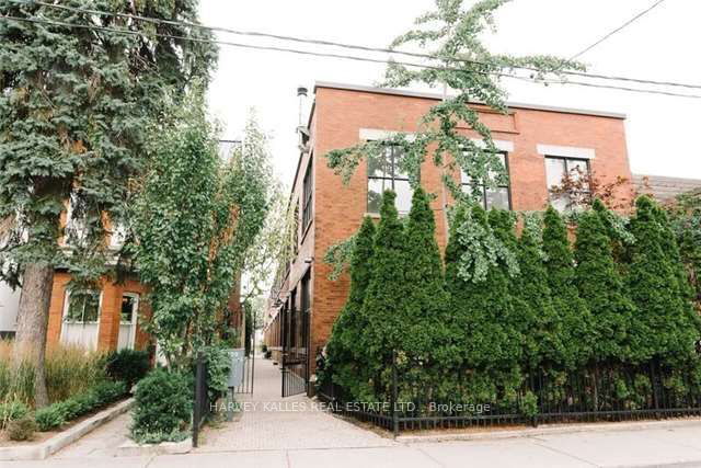 7 - 200 Clinton Street