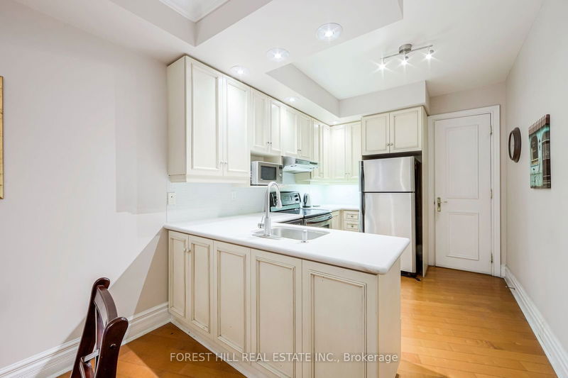  311 - 10 Old York Mills Rd  Toronto, M2P 2G4 | Image 18