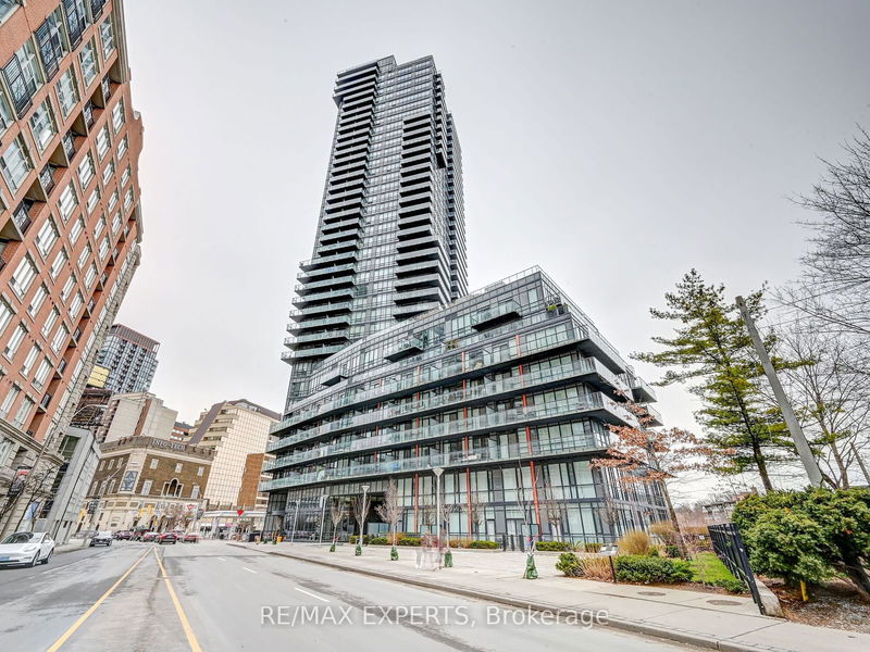 home for lease on 3007-825 Church Street