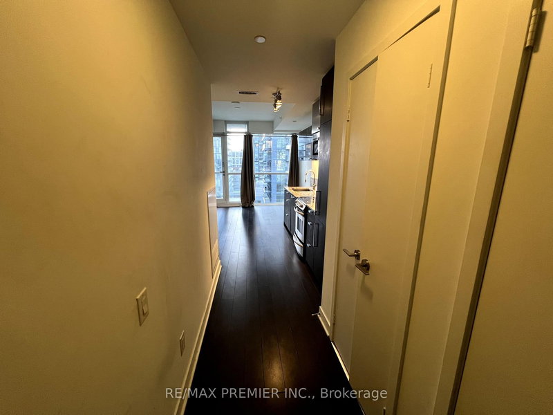 1503 - 290 Adelaide St W, Toronto, M5V 1P6 | Image 2