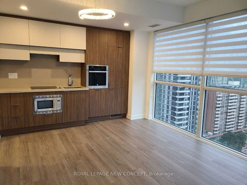 home for lease on 1603-39 Roehampton Avenue
