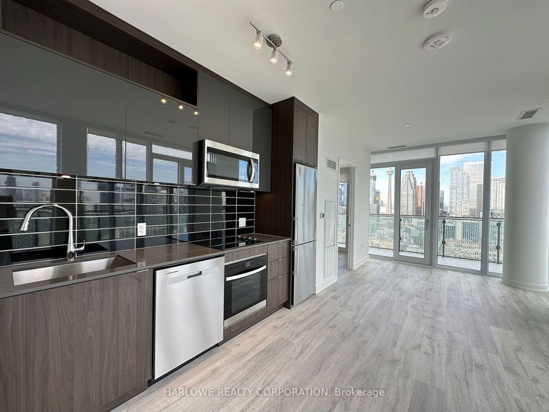 home for lease on PH3033-135 Lower Sherbourne Street