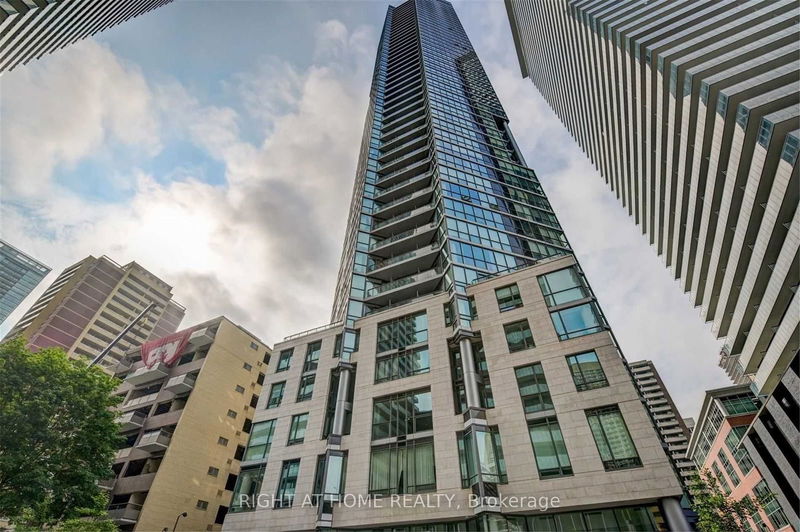 home for lease on 808-45 charles Street E
