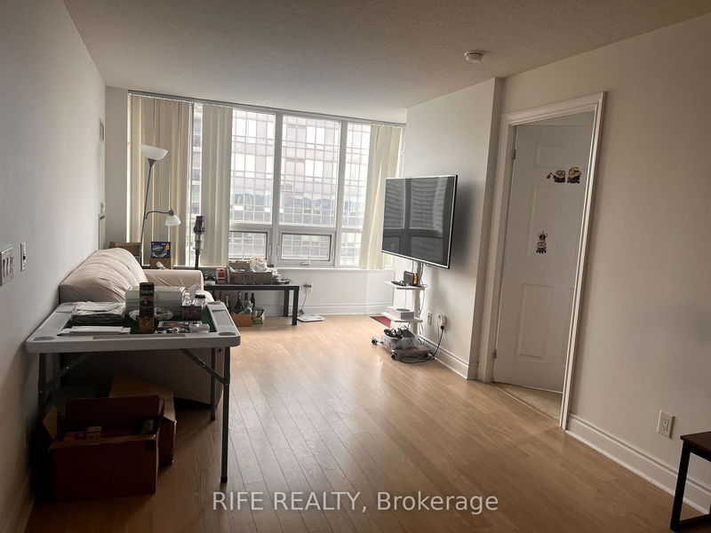 home for lease on 1927-25 Greenview Avenue