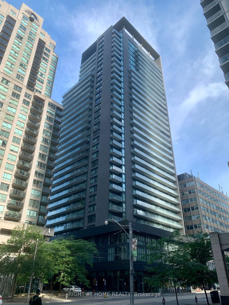 home for lease on PH605-770 Bay Street
