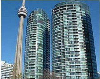 home for lease on 601-373 Front Street W