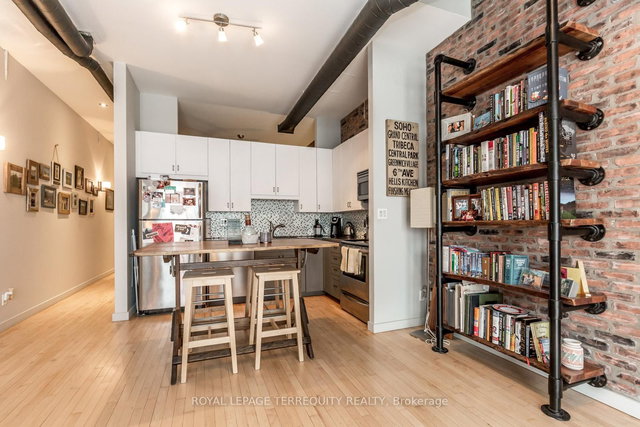 303 - 766 King Street W