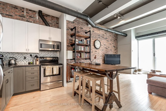 303 - 766 King Street W