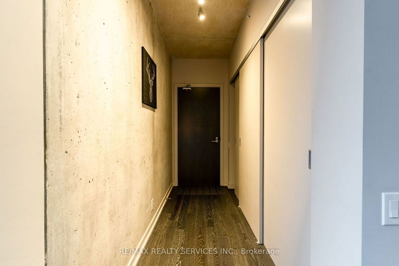 home for lease on 305-11 Charlotte Street