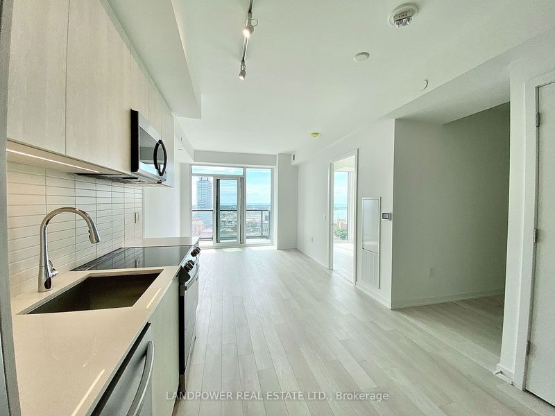 home for lease on 2105-48 Power Street