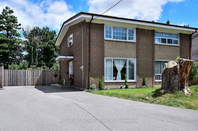82 Baltray Crescent