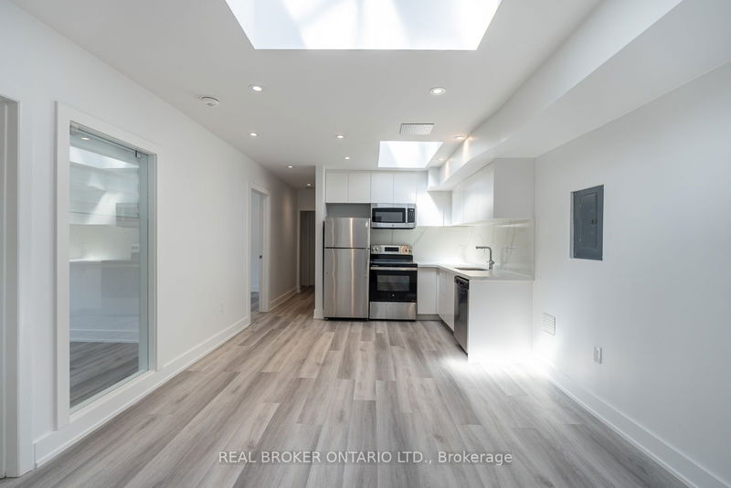 home for lease on 3B-469 Eglinton Avenue W