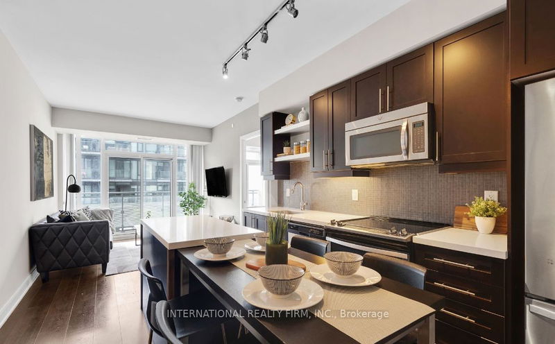 home for lease on Lph35-525 Adelaide Street W