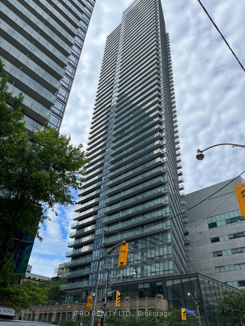 home for lease on 2510-832 Bay Street
