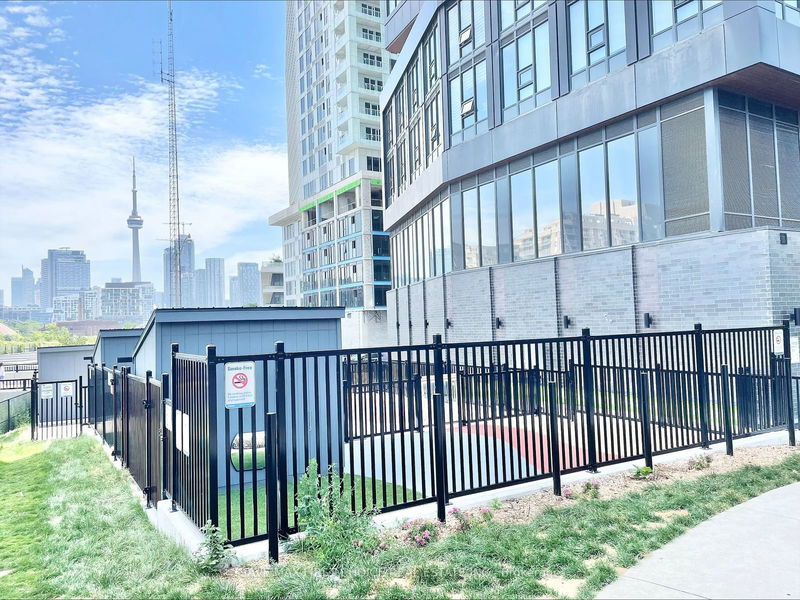 home for lease on 1705-19 Western Battery Road