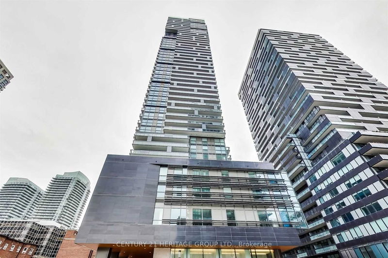home for lease on 3609-39 Roehampton Avenue