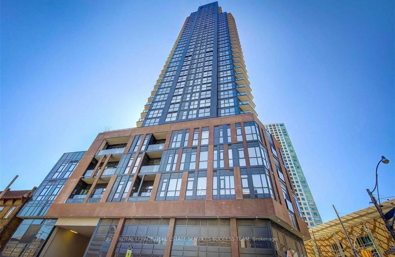 home for lease on 1607-159 Wellesley Street E