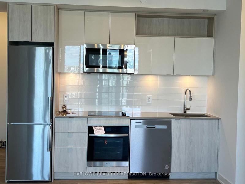 home for lease on 2601 E-70 Princess Street