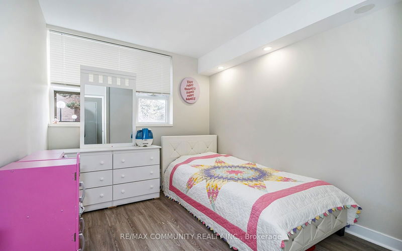  104 - 40 Sunrise Ave  Toronto, M4A 2R4 | Image 12