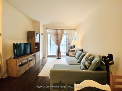 Unit 523 — 460 Adelaide Street E — more photos