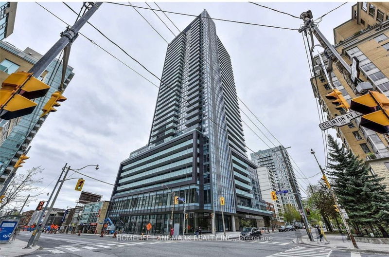 home for lease on 2703-125 Redpath Avenue