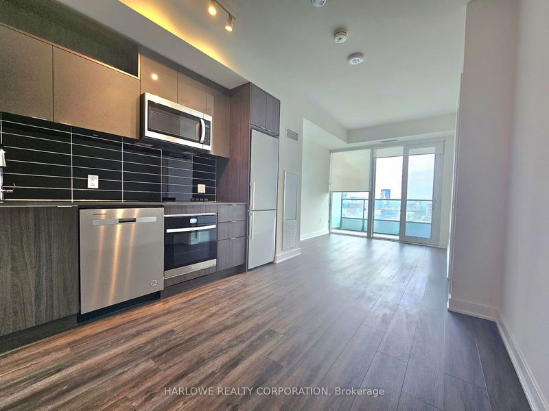 home for lease on 1407 E-70 Princess Street