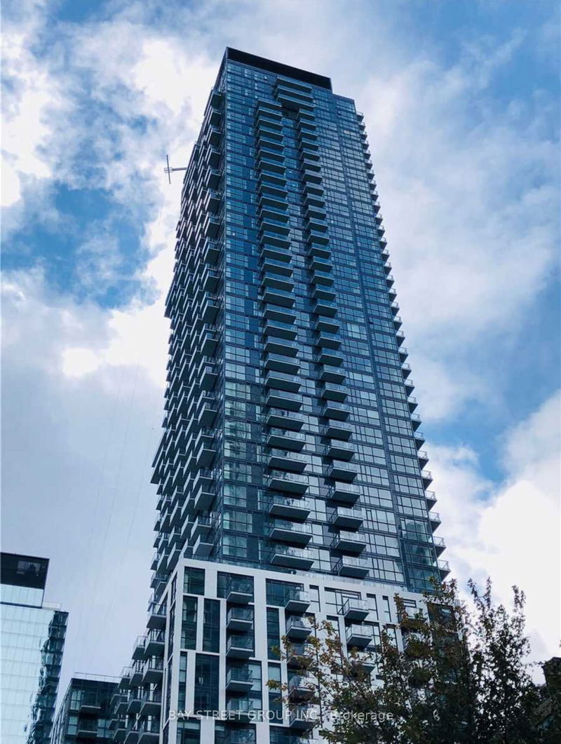 home for lease on 1802-87 Peter Street