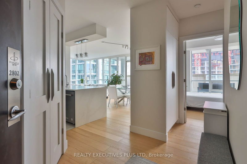 home for lease on 2802-12 Yonge Street