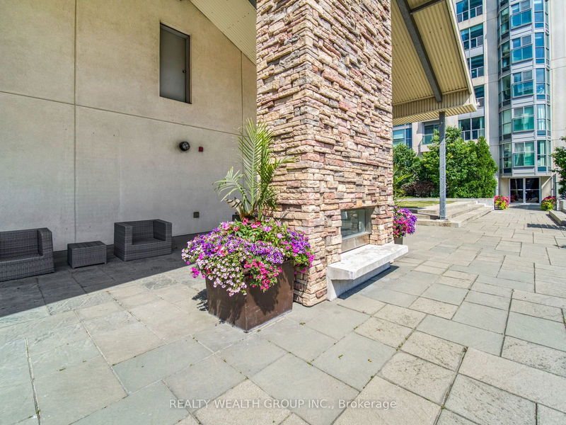  2113 - 8 Park Rd  Toronto, M4W 3S5 | Image 30