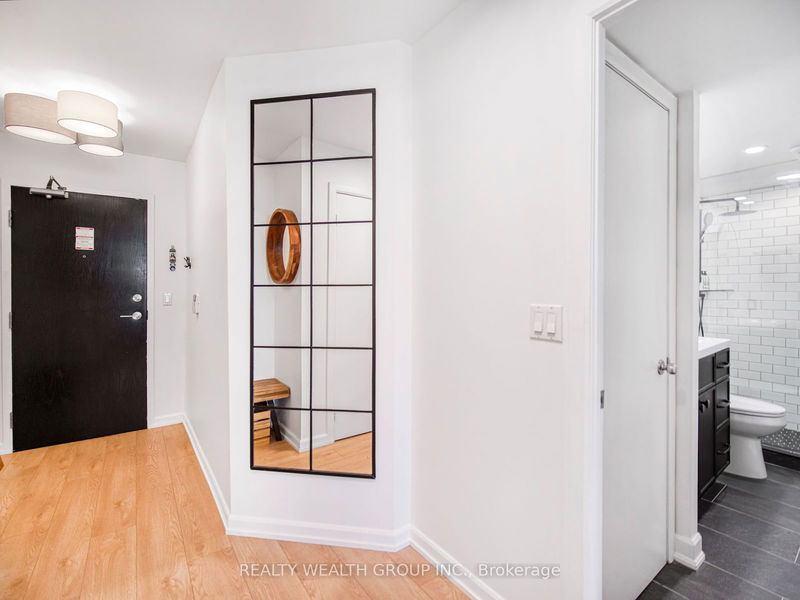  2113 - 8 Park Rd  Toronto, M4W 3S5 | Image 6