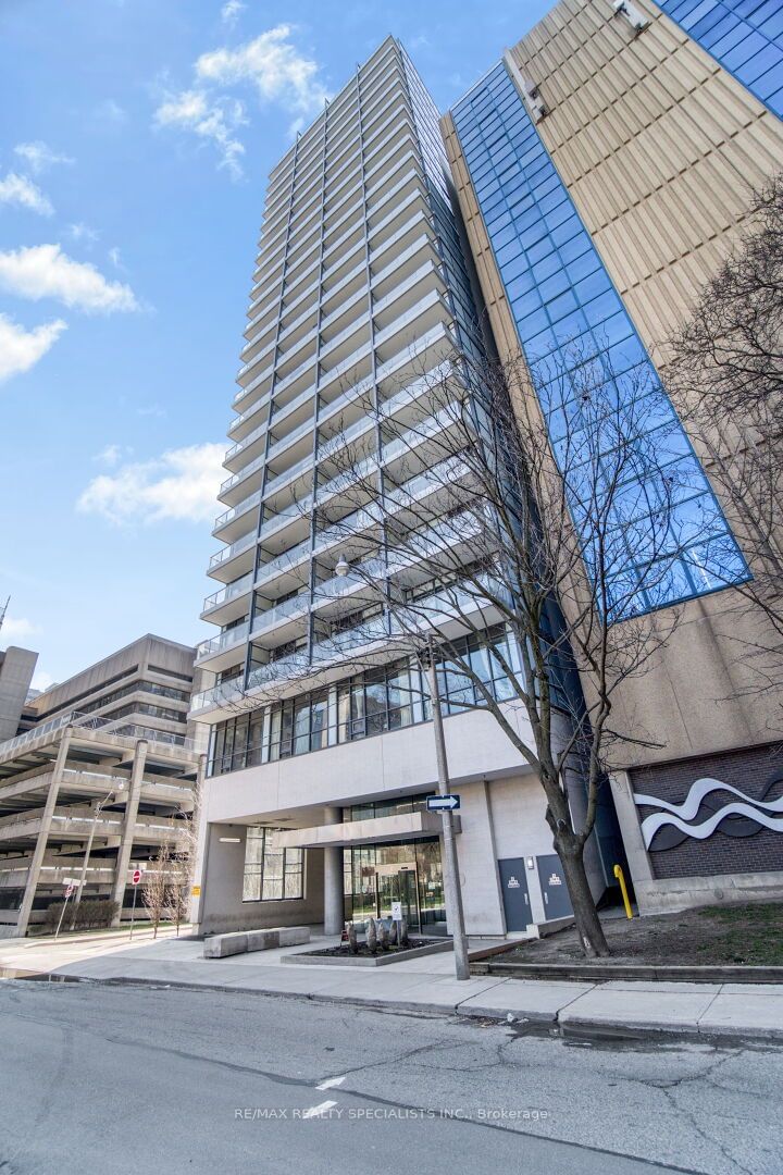  605 - 210 Simcoe St  Toronto, M5T 0A9 | Image 1