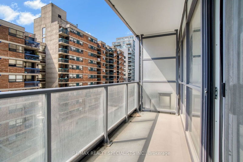  605 - 210 Simcoe St  Toronto, M5T 0A9 | Image 27