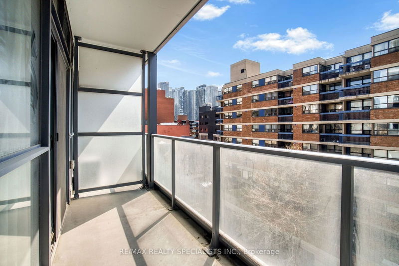  605 - 210 Simcoe St  Toronto, M5T 0A9 | Image 29