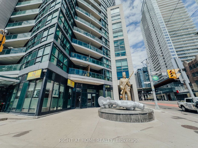 home for sale on 735-600 Fleet Street