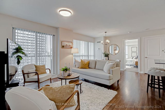 1111 - 30 Herons Hill Way