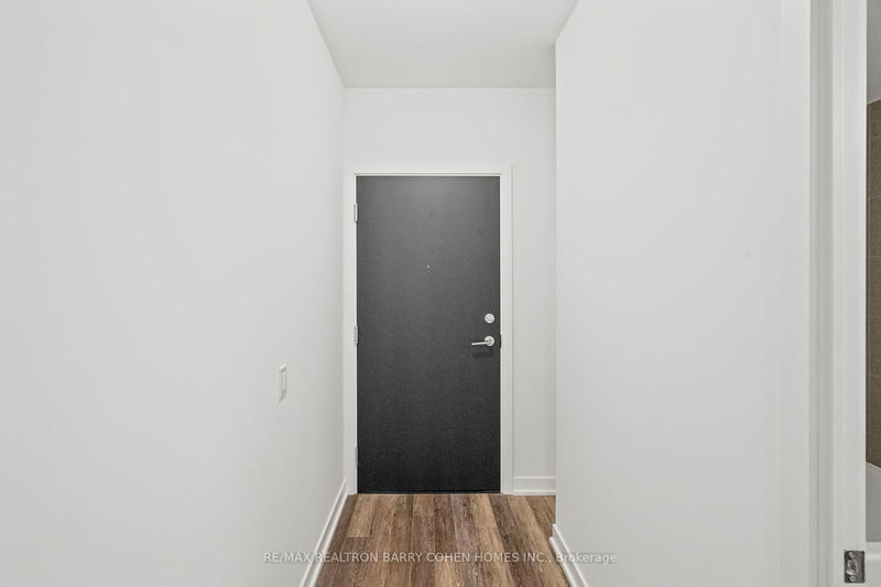  212 - 250 Lawrence Ave W Toronto, M5M 1B2 | Image 2