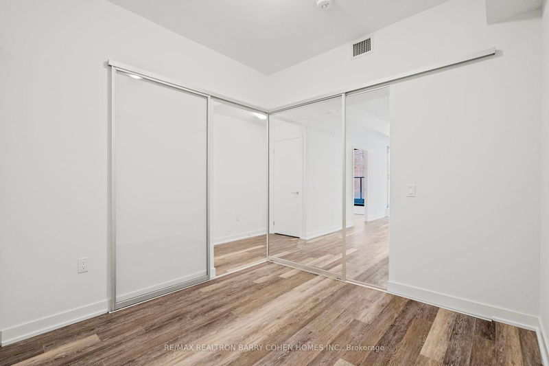  212 - 250 Lawrence Ave W Toronto, M5M 1B2 | Image 22