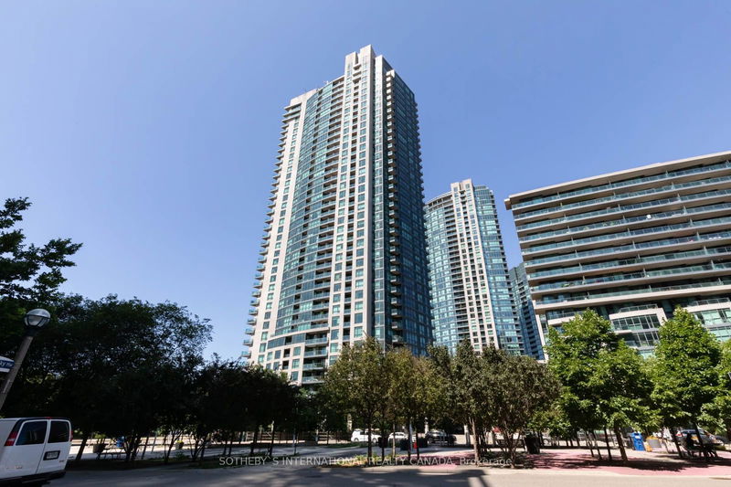 home for lease on 709-215 Fort York Boulevard
