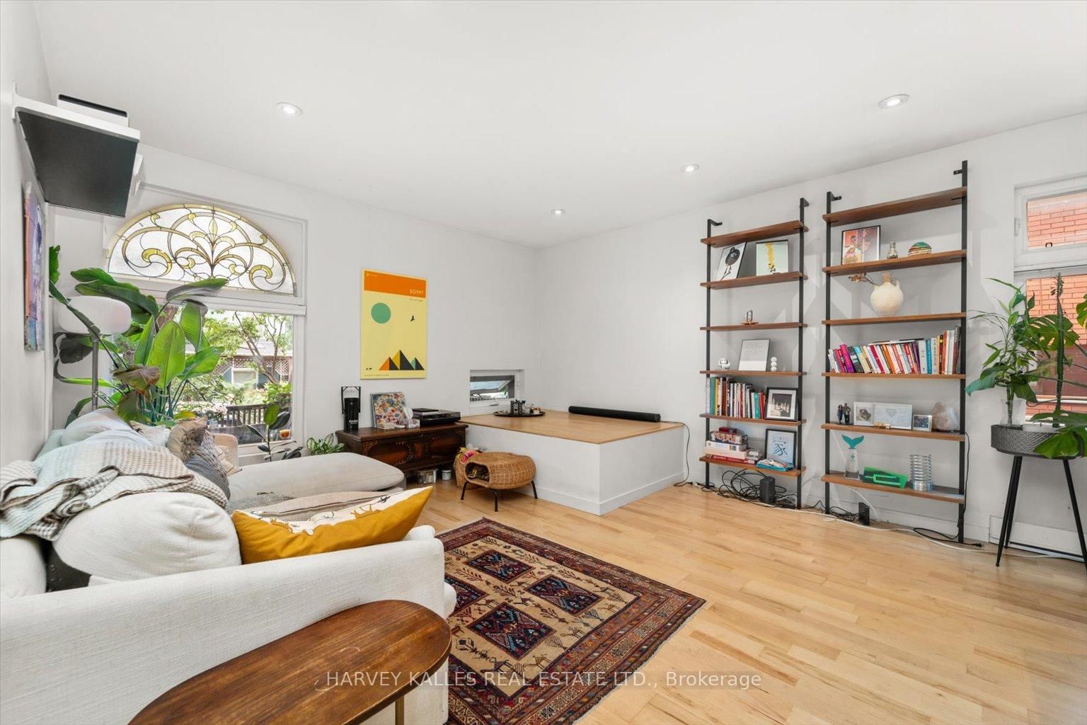 Listing Image 6