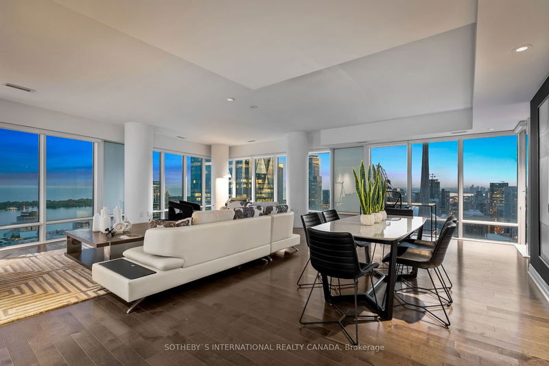 home for lease on 5302-8 The Esplanade