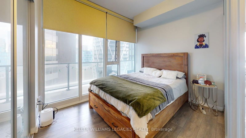  2503 - 426 University Ave  Toronto, M5G 1S9 | Image 10