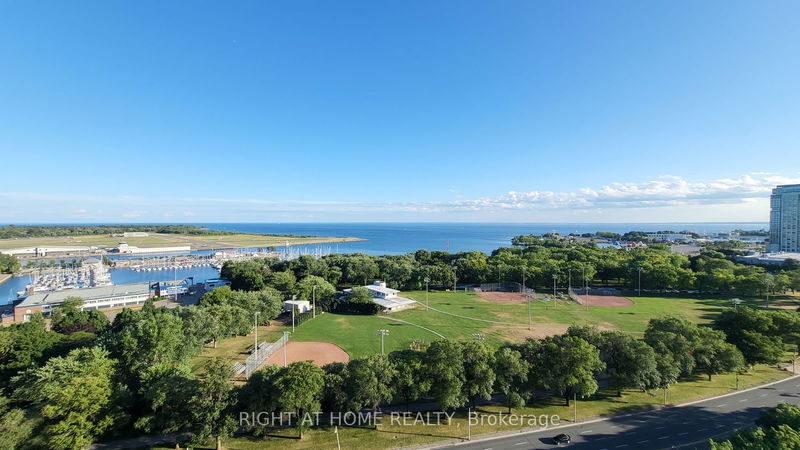 home for lease on 1905-215 Fort York Boulevard